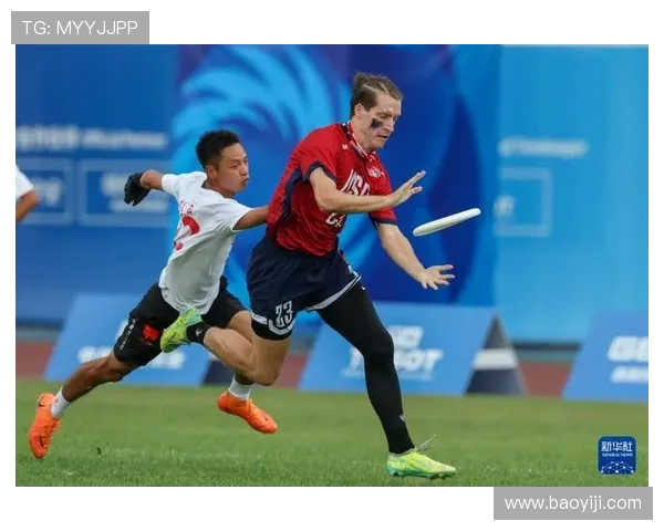 成都飞盘队在滑板精英赛中展现出惊人速度与团队默契的精彩表现